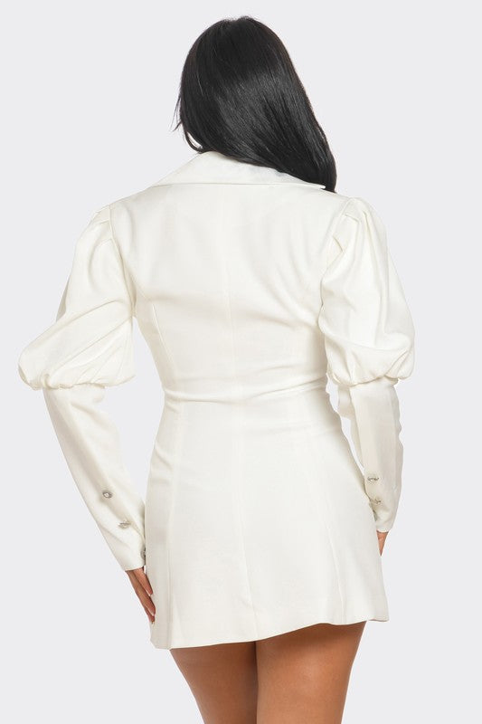 Elfenbeinfarbenes Blazerkleid mit Puffärmeln